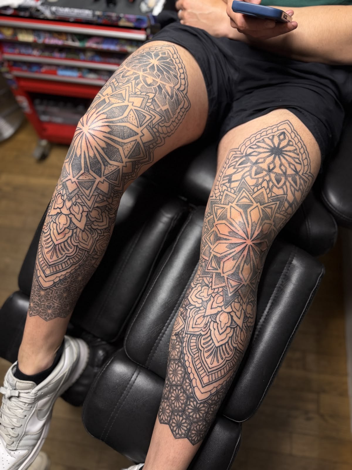 Pleines cuisses mandala géométrique